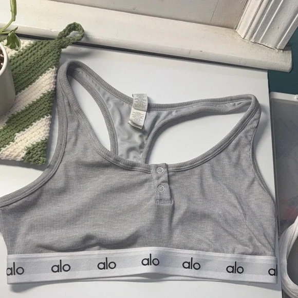 Set of 6 - ALO Yoga White Ribbed Bra & Boy Shorts Set - Picture 3 of 9